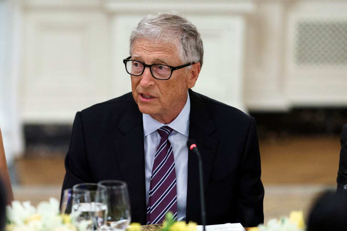 L'allarme del papà dei computer: "L'intelligenza artificiale può fare un'arma bioterroristica"