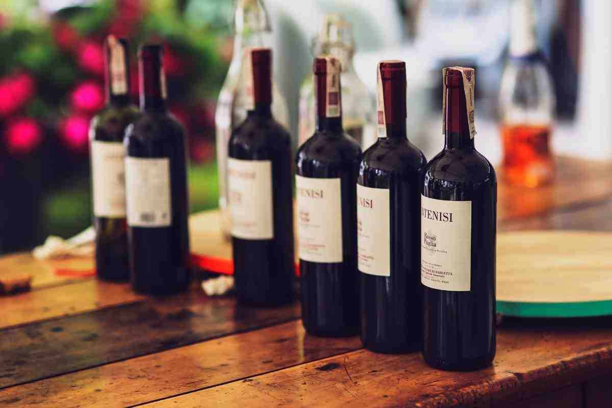 Perché le bottiglie di vino hanno la rientranza sotto? Il motivo non è quello che credi