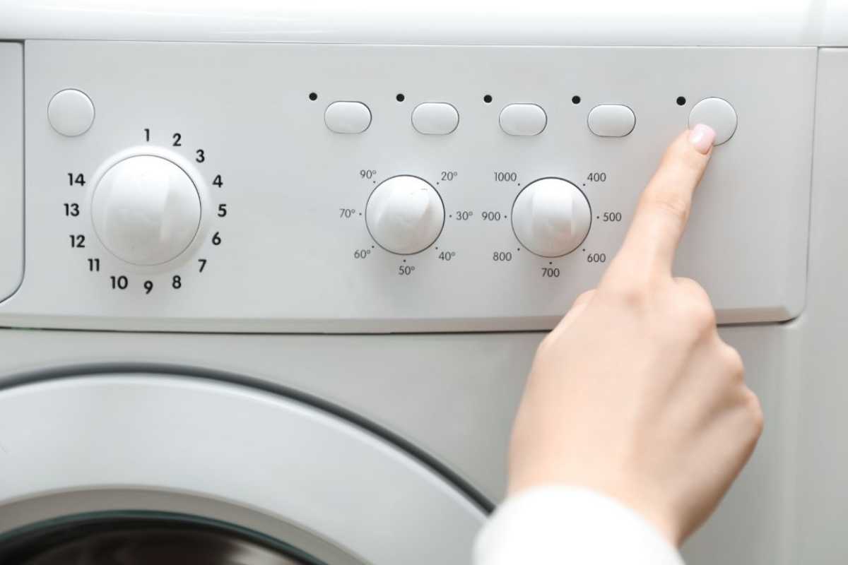 Il pulsante della lavatrice che nessuno preme e può ridurre la bolletta fino al 62%