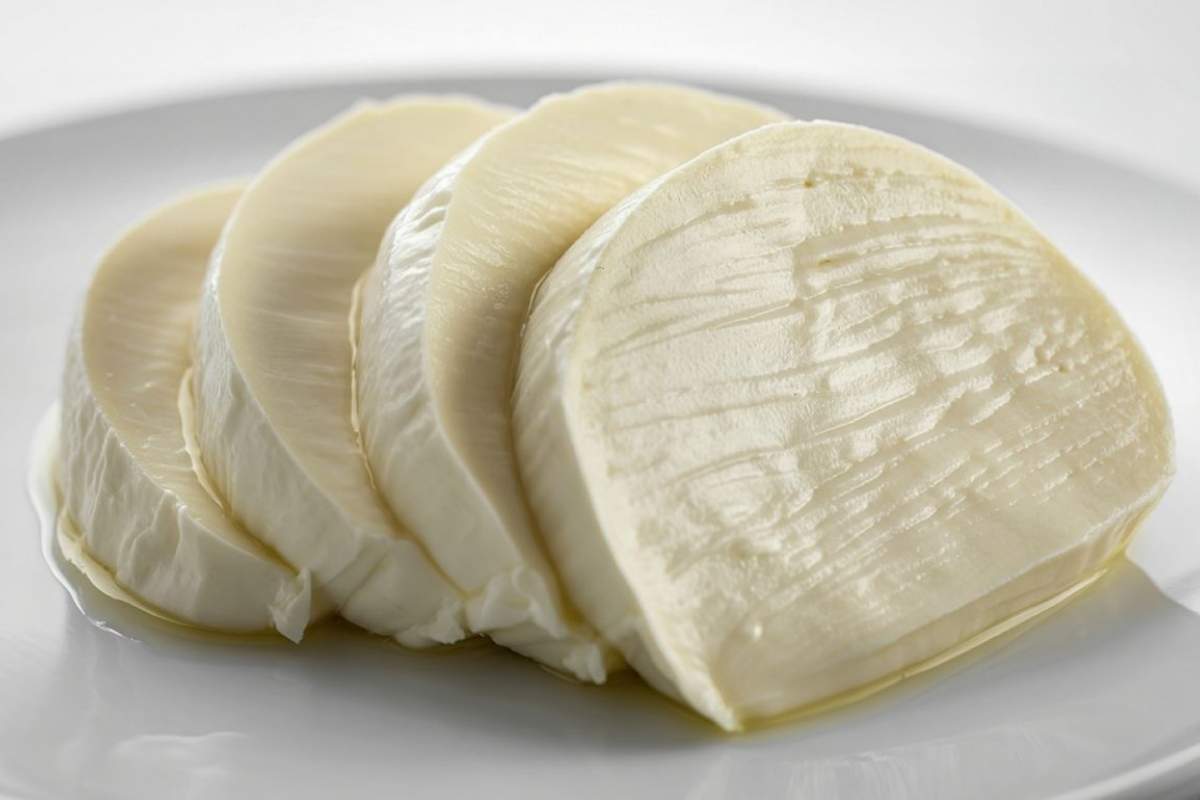 Allerta alimentare: richiamato lotto di mozzarella di bufala Campana DOP per rischio chimico