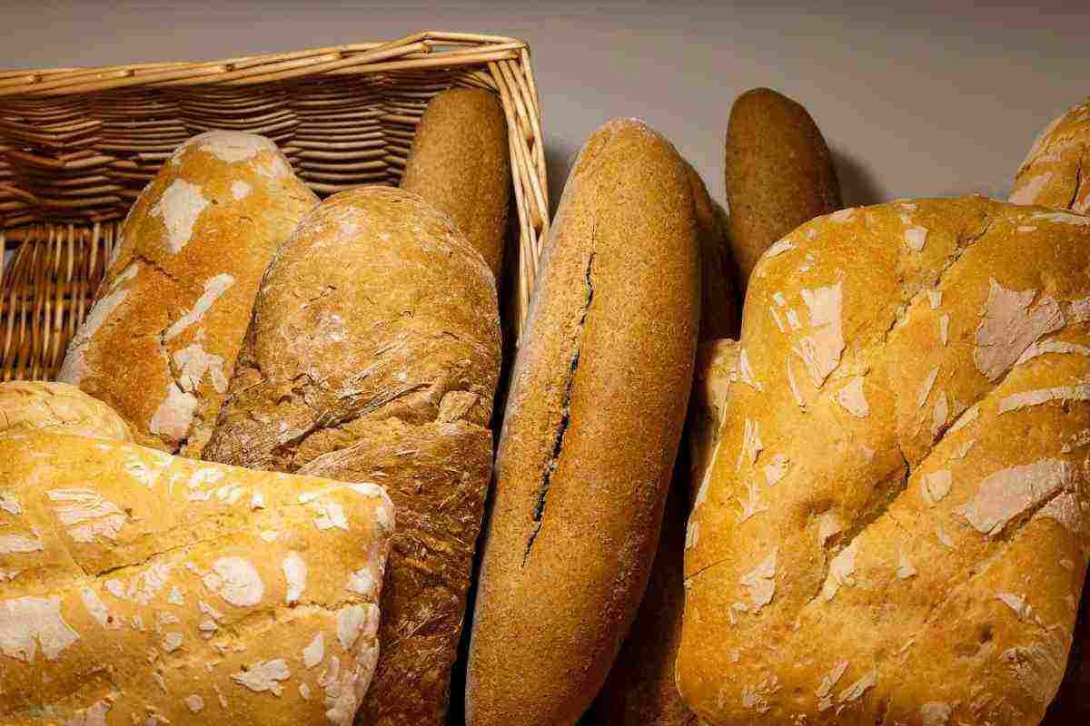 Perché il pane è sempre in fondo al supermercato: la strategia che (quasi) nessuno nota