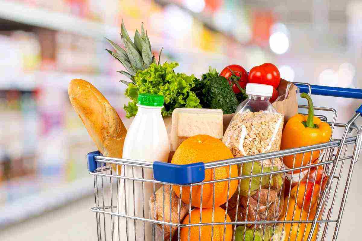 Perché il pane è sempre in fondo al supermercato: la strategia che (quasi) nessuno nota