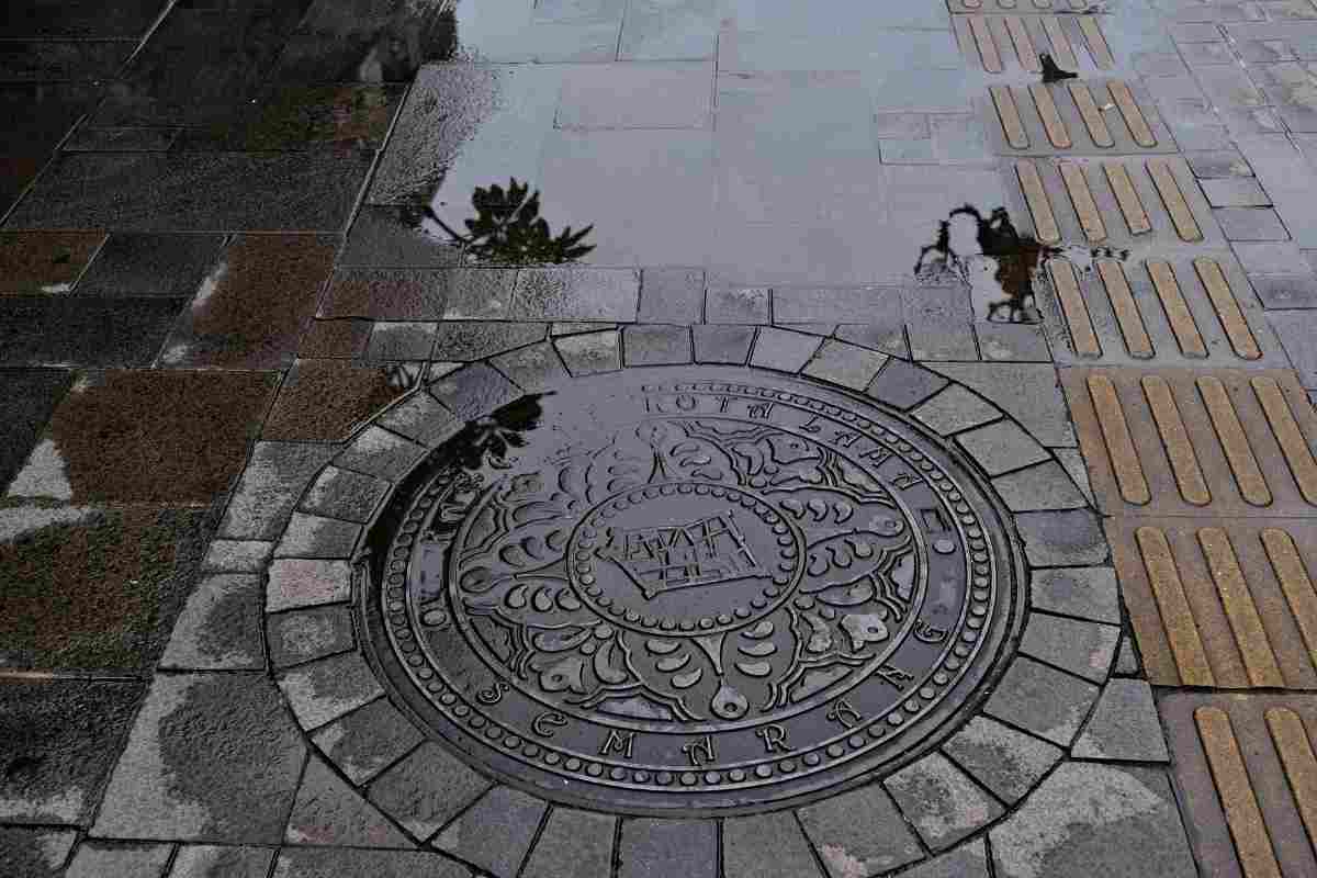 Perché i tombini sono rotondi: il motivo è più logico di quanto pensi